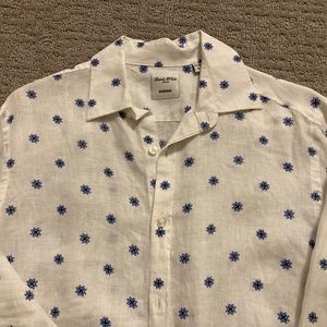 White linen patterned button down